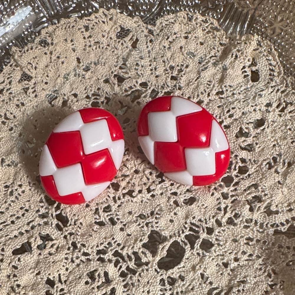 Vintage Avon Red and White Oval Earrings